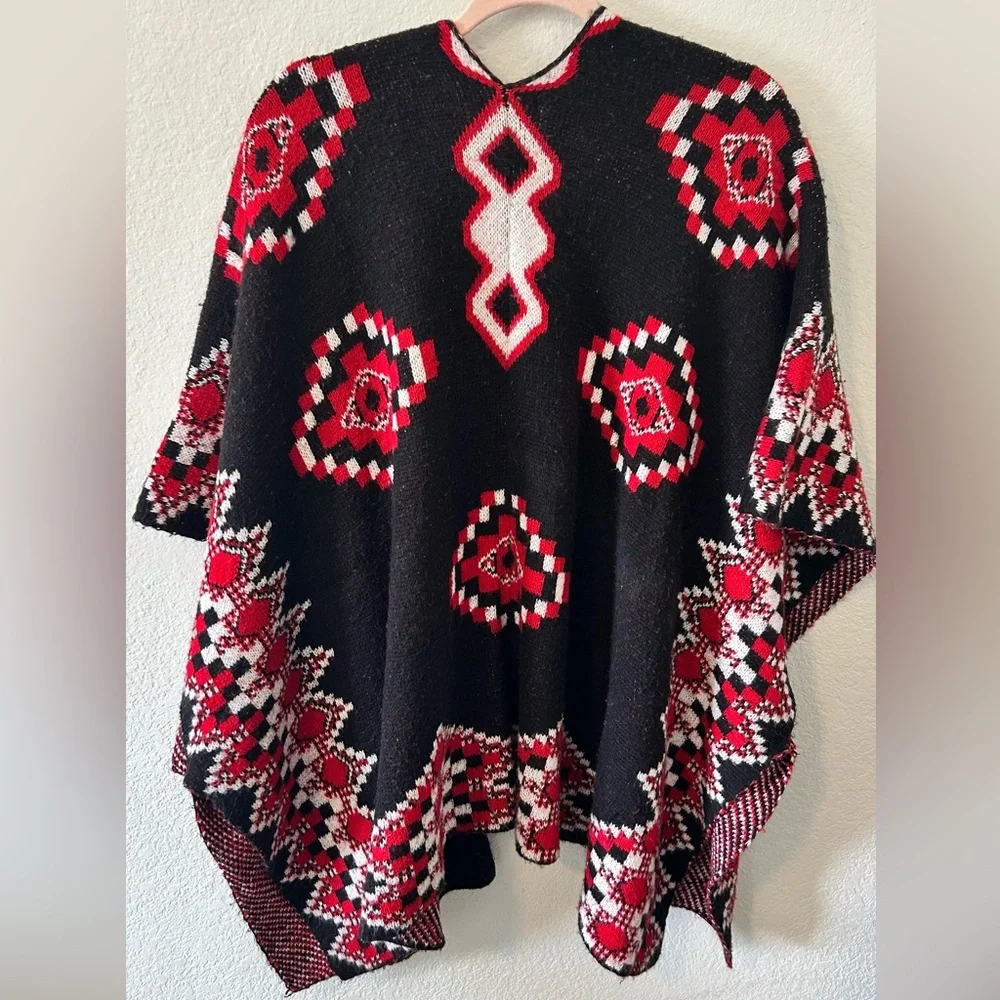 Relativity Boho Hippie Southwestern Geometric Poncho‎ Open Front Black Red OS